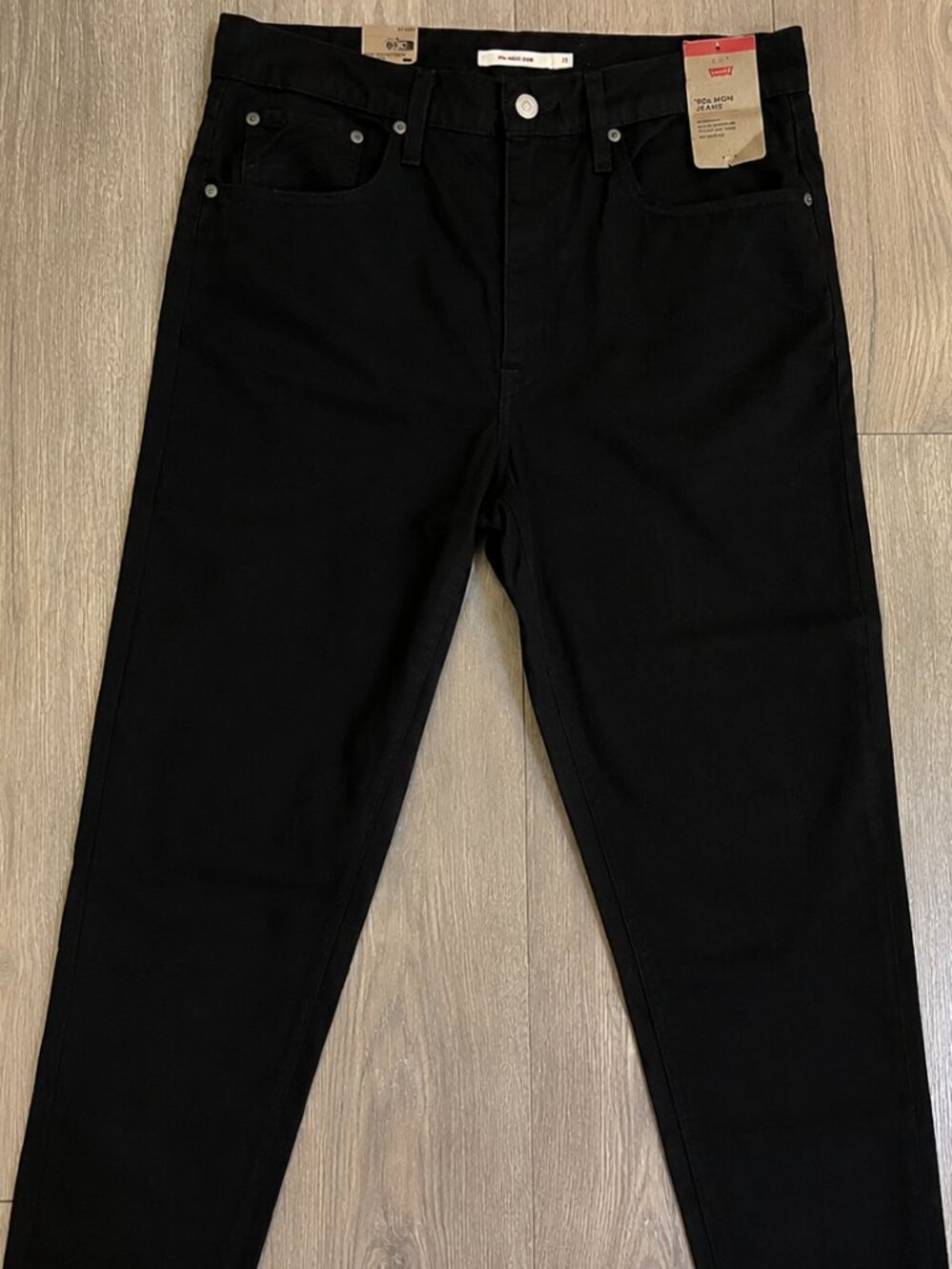 Levi’s Women’s 80s Mom Jeans Size 31 High Rise Tapered Leg New With Tags
